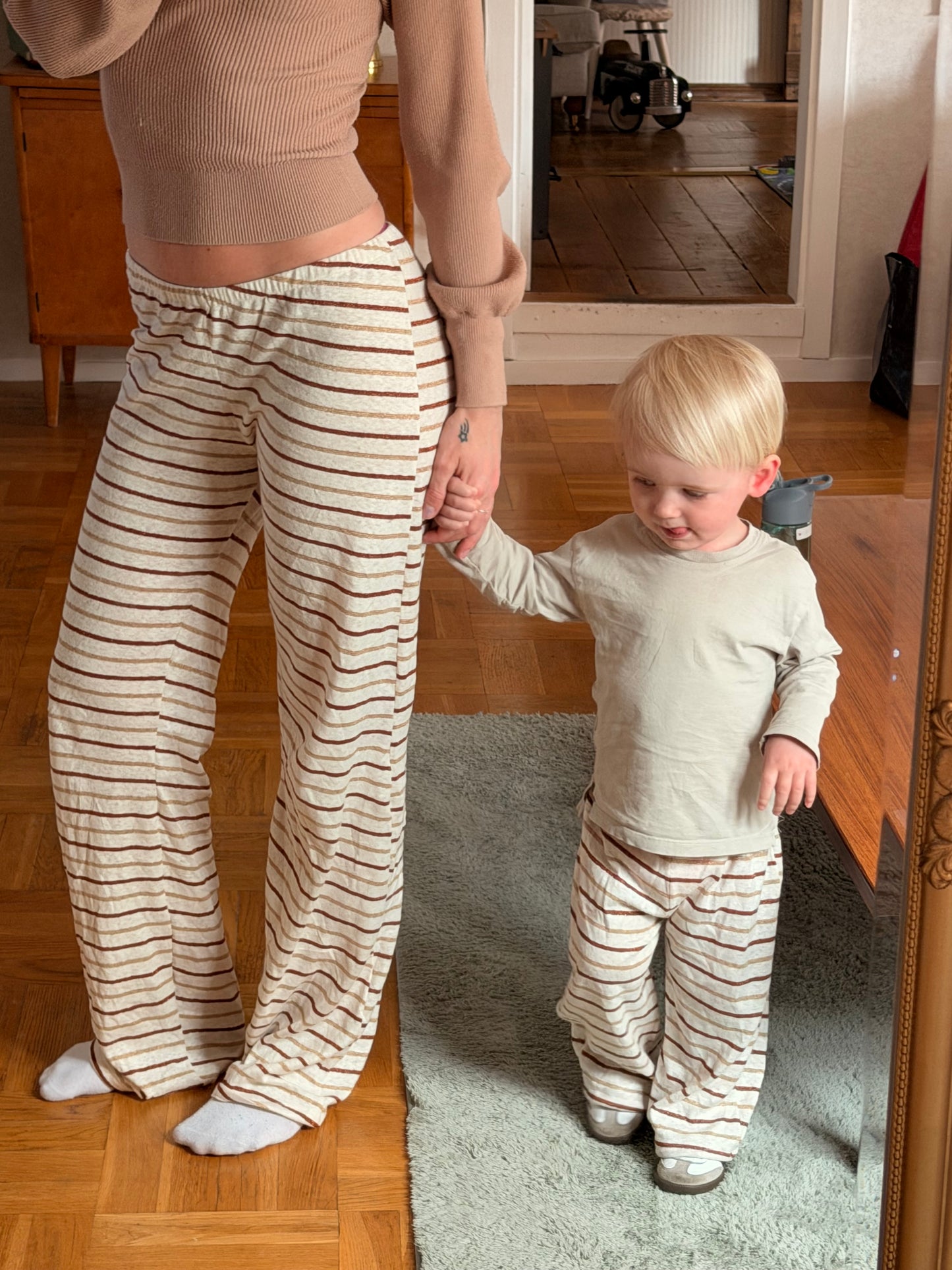 Knitted striped