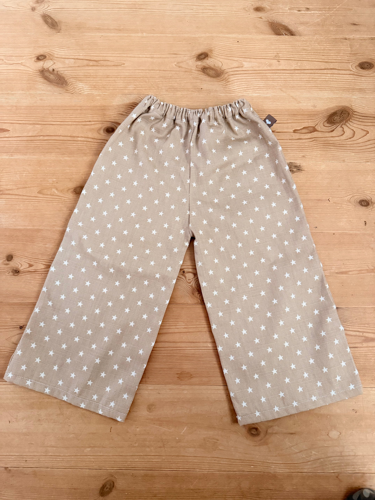 Beige stars