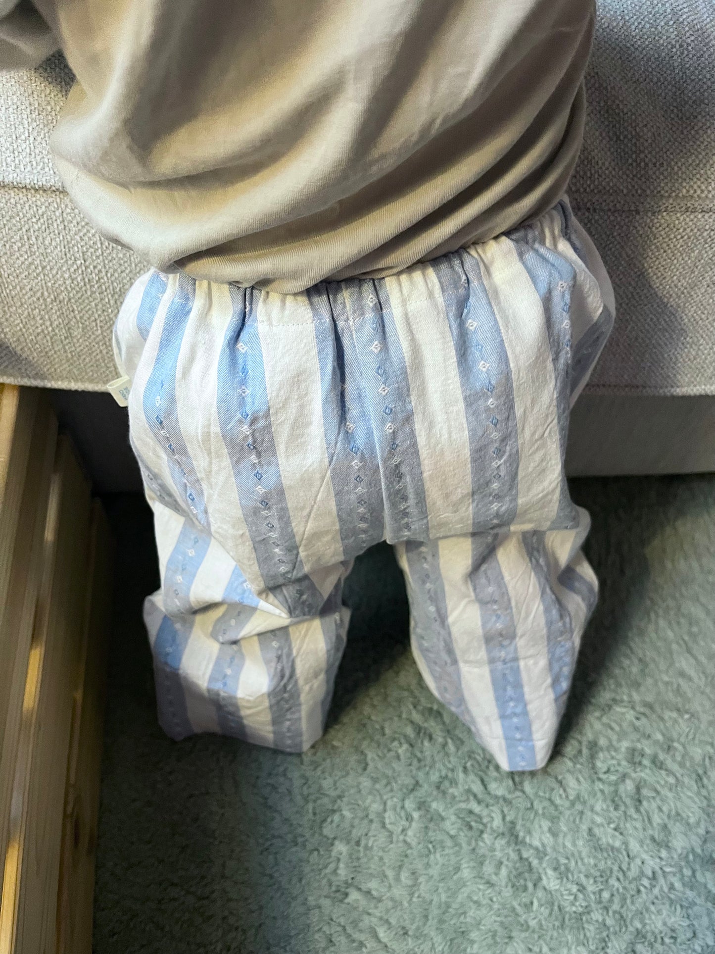 Thick blue striped