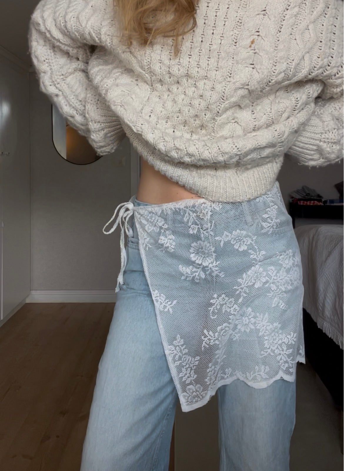 White mini lace