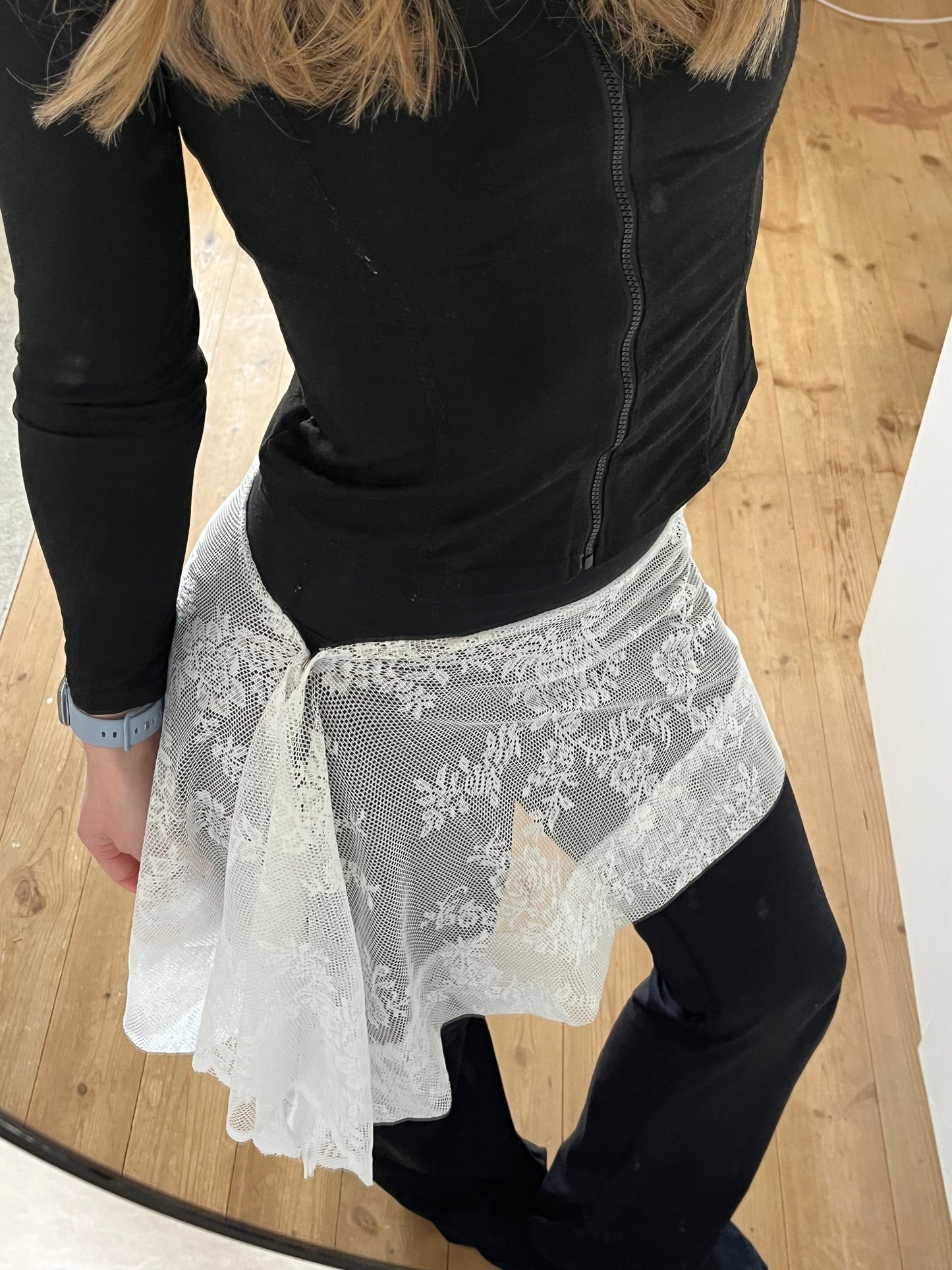 White lace w button